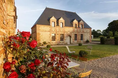 Jardin de l'établissement Le Domaine de Ravenoville - Pierres d'Histoire