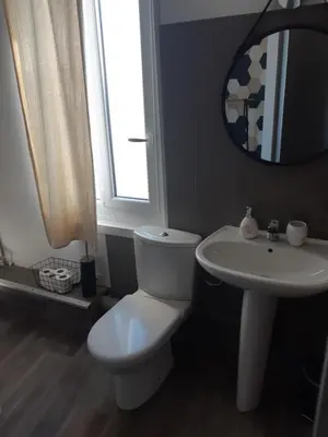 Salle de bains dans l'établissement Esprit Marine chambre double