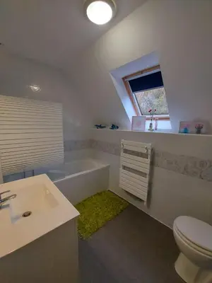 Salle de bains dans l'établissement Les Suites de Véronique, chez Véronique Olive