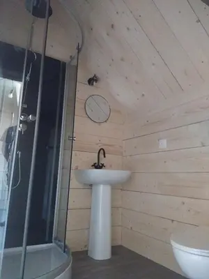 Salle de bains dans l'établissement KERFLAVEUR
