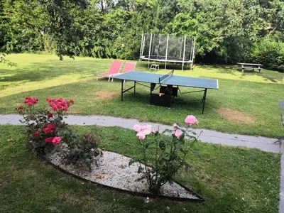 Tennis de table au sein de l'établissement Le Clos des Pommiers, chambres d'hôtes & Spa ou à proximité