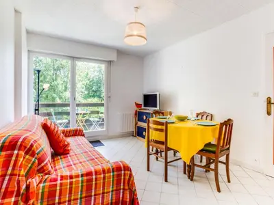 Coin salon dans l'établissement Apartment Le Sporting-15 by Interhome