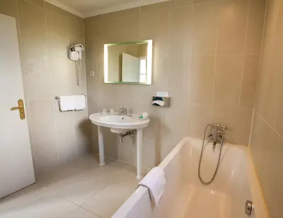 Salle de bains dans l'établissement Château de Bellefontaine - Teritoria