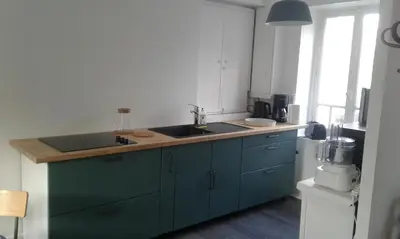 Cuisine ou kitchenette dans l'établissement Gîte à 50m de la mer par chemin piétonnier !