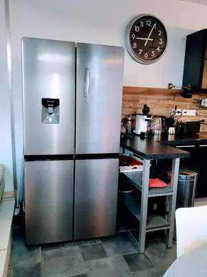 Cuisine ou kitchenette dans l'établissement kerwatt - Grande et belle maison de ville avec jardin, proche centre et mer