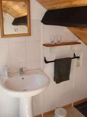Salle de bains dans l'établissement La Blanche Roche