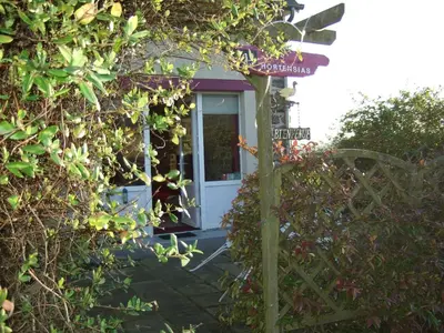 Jardin de l'établissement Proche Mont St-Michel, deux maisons authentiques au cœur de la nature, domaine de l'Angevinière