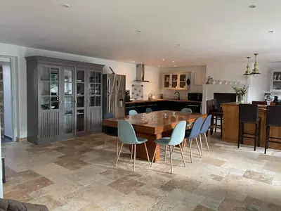Cuisine ou kitchenette dans l'établissement Le Domaine du Sillon