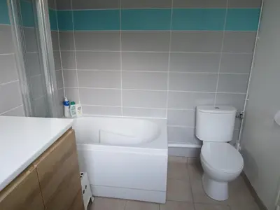 Salle de bains dans l'établissement villa Canthar