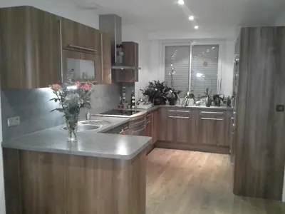 Cuisine ou kitchenette dans l'établissement Rare à Granville! Appartement avec terrasse! Vue mer!