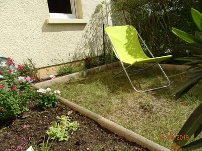 Jardin de l'établissement Charmant 2 pièces à 500 m des plages et du centre