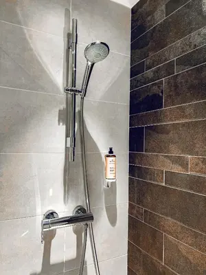 Salle de bains dans l'établissement Mercure Saint Lô Centre
