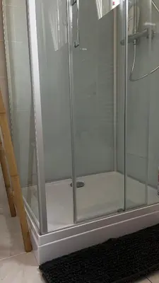 Salle de bains dans l'établissement VILLA CATHY
