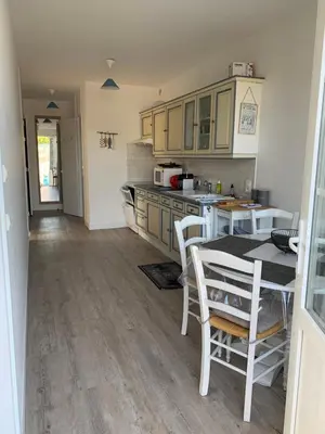 Cuisine ou kitchenette dans l'établissement VILLA CATHY