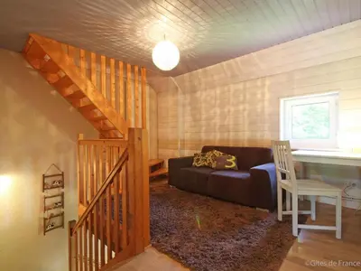 Coin salon dans l'établissement Maison spacieuse, animaux admis - 10 pers. - FR-1-497-121