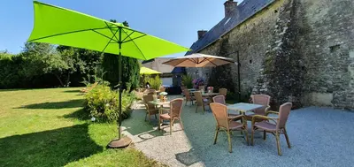 Jardin de l'établissement Le Relais de la Comté