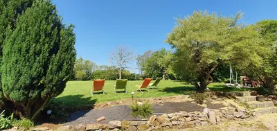 Jardin de l'établissement Le Relais de la Comté