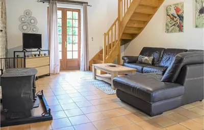 Coin salon dans l'établissement Beautiful Home In St Pierre Langers