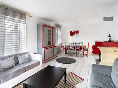 Coin salon dans l'établissement Tranquil Garden Retreat by the Sea