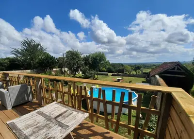 Piscine de l'établissement Le clos des sources ou située à proximité