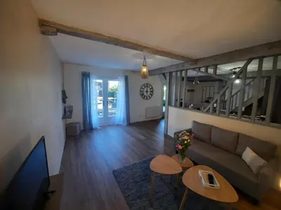 Télévision ou salle de divertissement dans l'établissement Le clos des sources