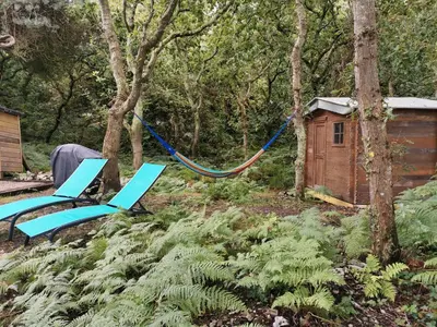 Jardin de l'établissement Au courtil des chênes marins, meublé 3 étoiles