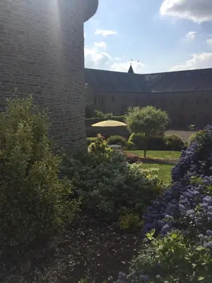 Jardin de l'établissement Gite Le Grand Manoir