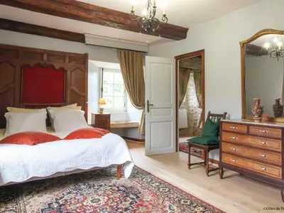 Un ou plusieurs lits dans un hébergement de l'établissement Maison du Chapelain : Charme en Suisse Normande, Animaux acceptés - FR-1-497-54