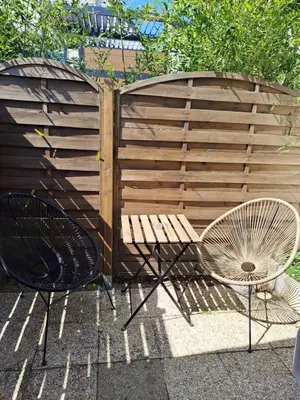 Plan de l'établissement Joli studio au calme dans un jardin privatif