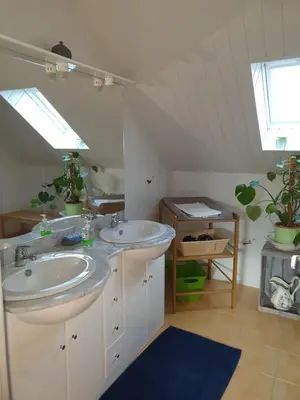 Salle de bains dans l'établissement LES CHEVAUX DE L'HIPPOCAMPE