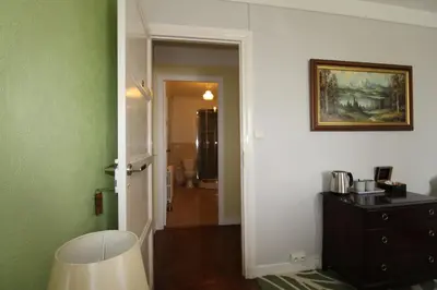 Salle de bains dans l'établissement Le Clos Castel