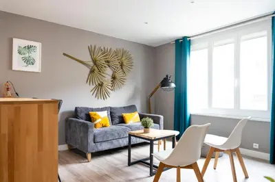 Coin salon dans l'établissement Charmant appartement 4 personnes en centre-ville