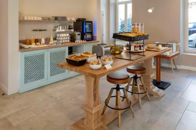 Cuisine ou kitchenette dans l'établissement Best Western Flers Centre Gare