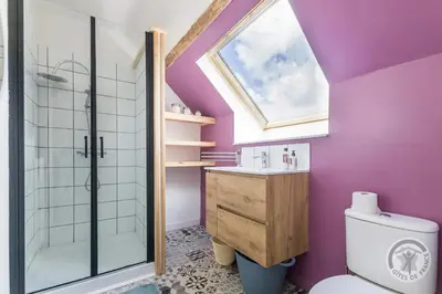 Salle de bains dans l'établissement Le jardin des fées
