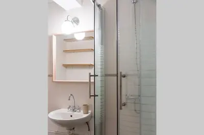 Salle de bains dans l'établissement Appartement au calme + parking