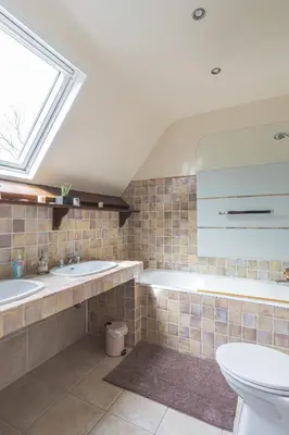 Salle de bains dans l'établissement Bed and Breakfast Saultchevreuil