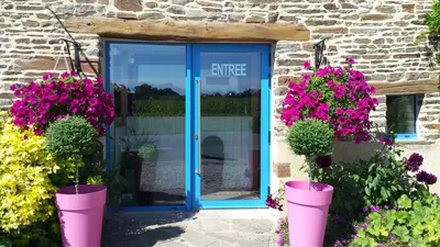 Jardin de l'établissement La Bastide du Moulin - Mont St Michel
