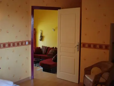 Coin salon dans l'établissement Le Manoir du Butel