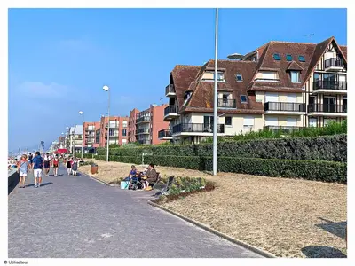 Clients de l'établissement Cabourg, Appartement plain pied avec terrasse accès direct à la plage