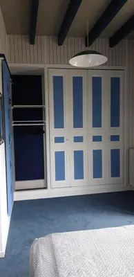 Plan de l'établissement LE CHALET SUISSE - Chambre bleue
