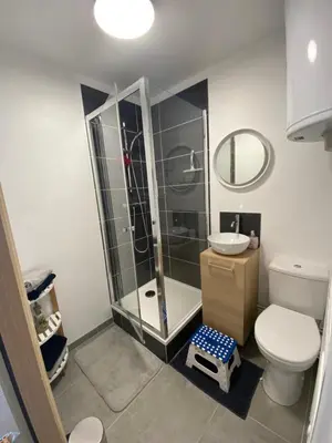 Salle de bains dans l'établissement Escapade à Cabourg, 300M plage, calme et chaleureux