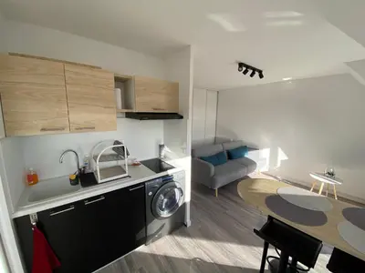 Cuisine ou kitchenette dans l'établissement Escapade à Cabourg, 300M plage, calme et chaleureux