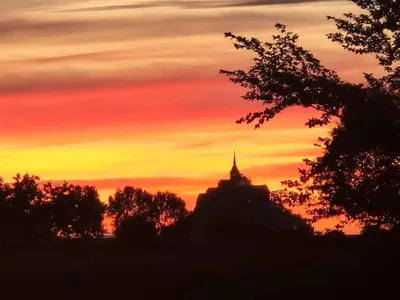 Lever ou coucher de soleil vu de l'appartement ou à proximité