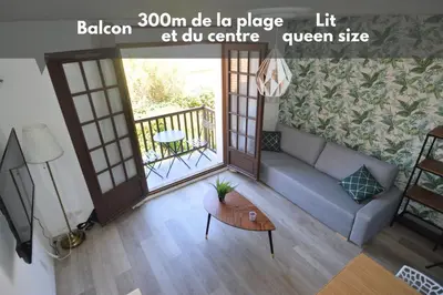 Coin salon dans l'établissement Appartement, duplex à 500m de la mer avec balcon