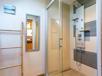 Salle de bains dans l'établissement Holiday Home La Gicquelière by Interhome