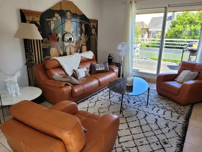 Coin salon dans l'établissement La terrasse, jacuzzi et vue mer Plage à 200m