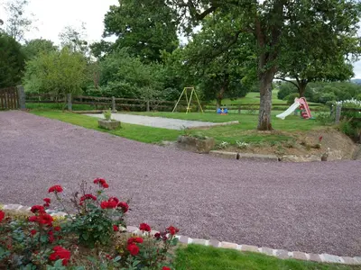 Jardin de l'établissement gite Le verger de la Faverie