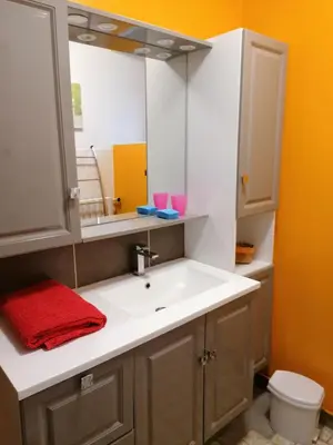 Salle de bains dans l'établissement gite Le verger de la Faverie