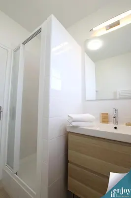 Salle de bains dans l'établissement Villa Douce