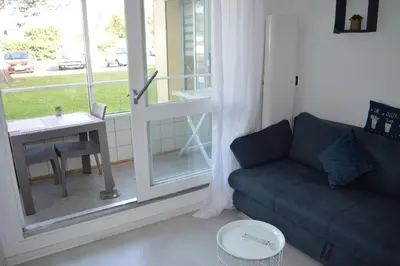 Coin salon dans l'établissement Studio avec loggia - à 200m de la plage - Parking